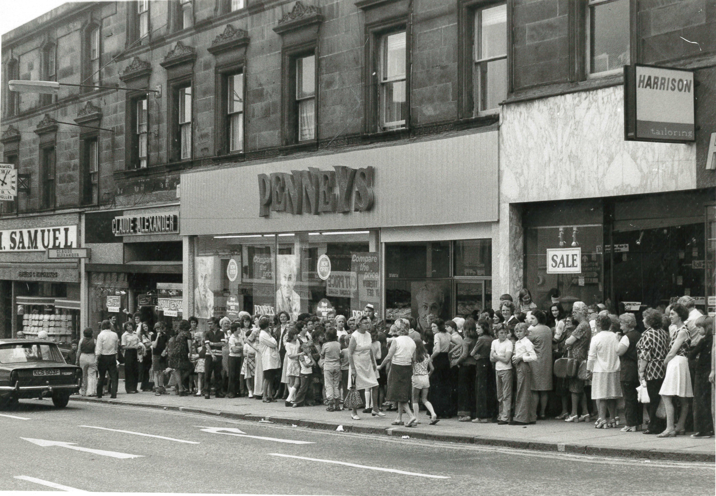 First store opens in Dublin